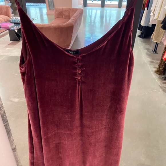 Dress - Picture 3 of 4